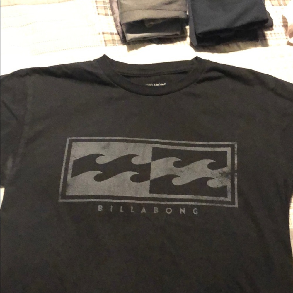 Size small Billabong black shirt